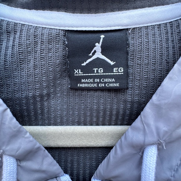 Michael Jordan Men’s Hooded Zip Up Lined Windbreaker - Gray; Size XL - Picture 6 of 13